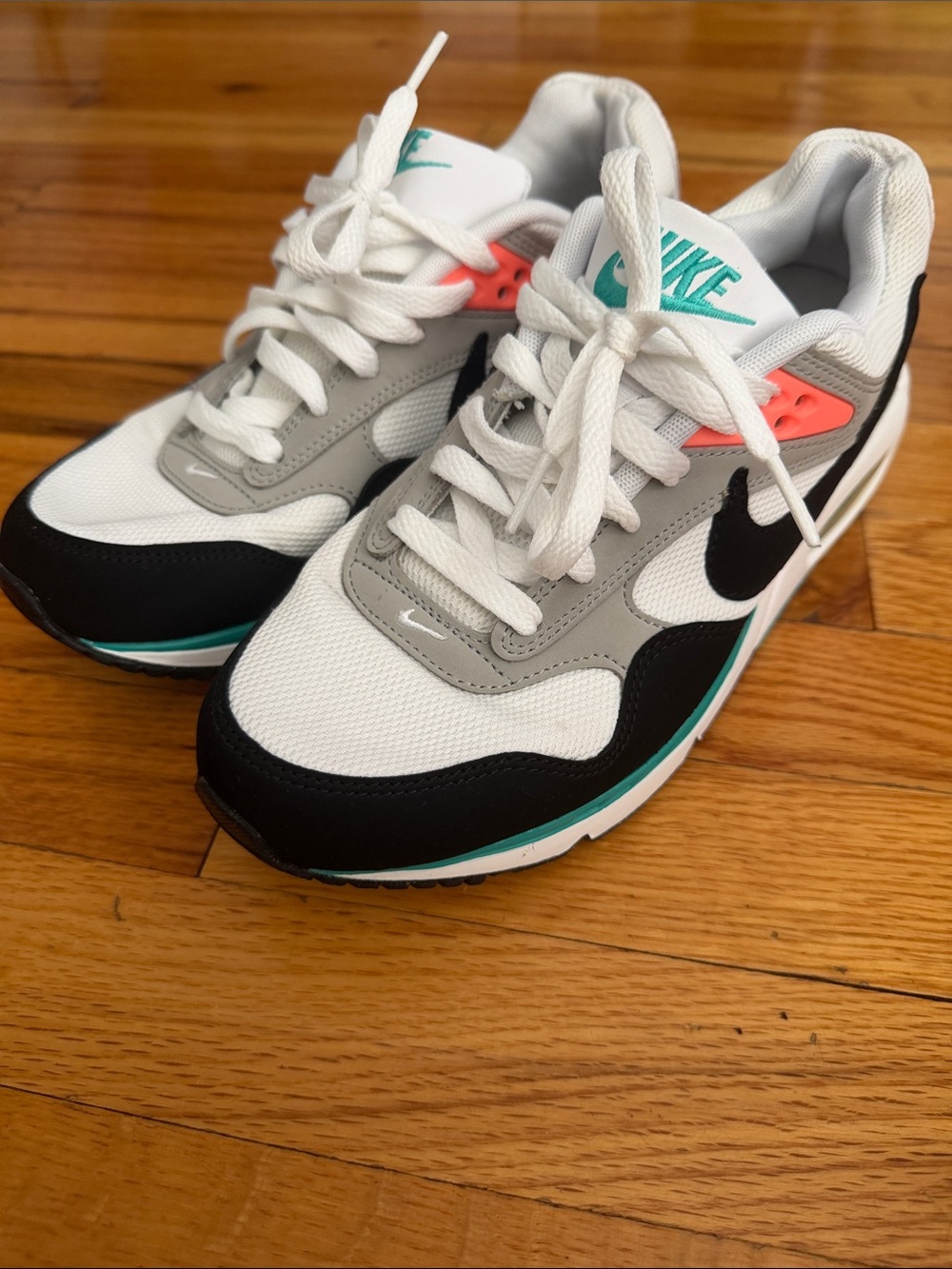 Nike Air Women’s Sneakers 8.5